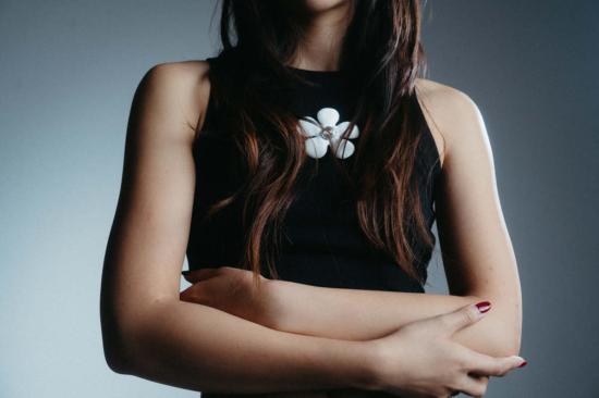  메리 로 민소매 티셔츠 페탈스 크롭 탱크탑 - MARY LO