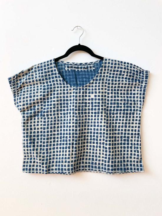  해피 프렌치 갱 블라우스 젤리아 탑 라이트 체크 인디고