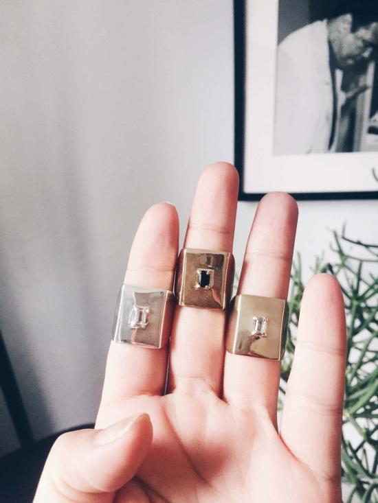  타린 토마스 반지 Tarin Thomas Jordie  블랙 오닉스 - TARIN THOMAS