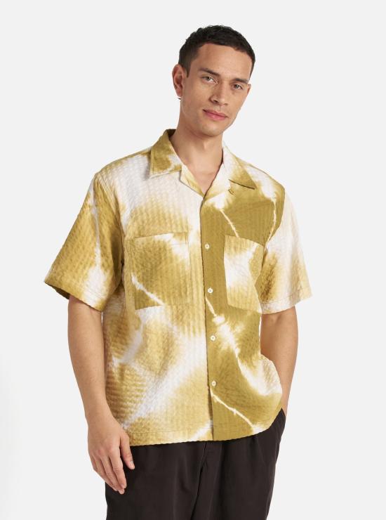  유니버셜웍스 반팔 셔츠 유니버설 웍스 타이 다이 캠프  카키 시어서커 - UNIVERSAL WORKS