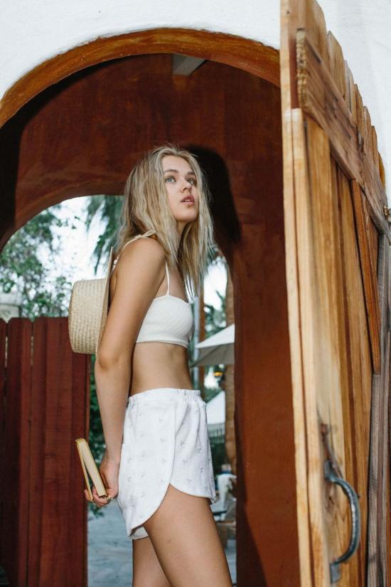  Merritt Charles 숏팬츠 메릿 찰스 그레이스 반바지, 라일락 꽃 자수 - OTHER BRANDS