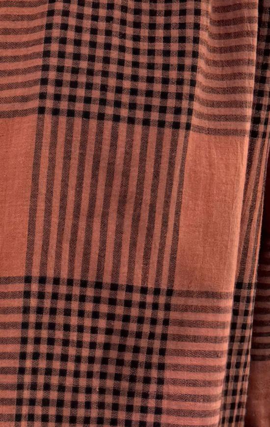  투 롱 원피스 코발트 블루/페일 피치 컬러의  플래드 버블 비치 드레스 - TWO