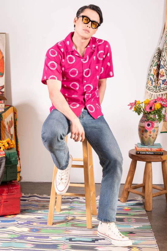  DUSHYANT. 반팔 셔츠 두샨트. 핸드 블록 프린팅 '더 돈' 캠프 칼라  마젠타 서클 아트 프린트 - OTHER BRANDS