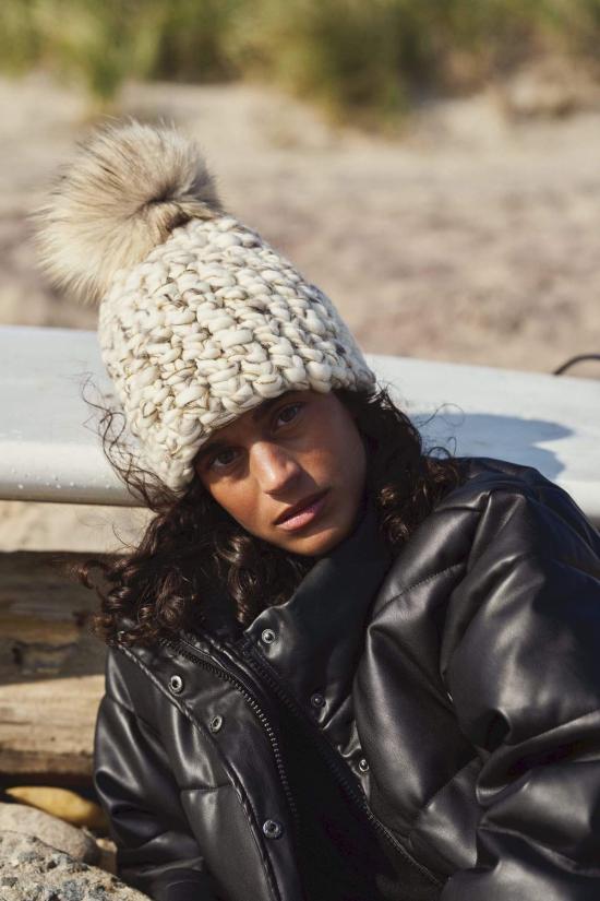  Mischa Lampert 모자 미샤 램퍼트 화이트/마블 비니 폼스터 + 골드 스파클 + 라쿤 Xl 폼