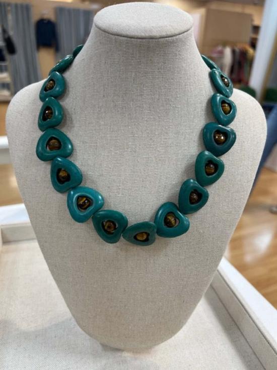  카라 브라운 디자인 목걸이/팬던트 의 타이거아이 소재 레이어링 하트 목걸이