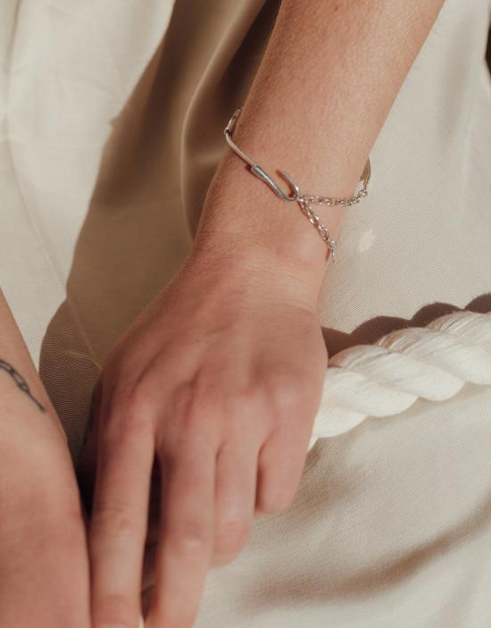  클레드 바디 주얼리 싱글 로프 후크 팔찌