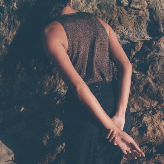  파리 데사이 민소매 티셔츠 지안 메탈릭 탱크 에스프레소 메탈릭 - PARI DESAI