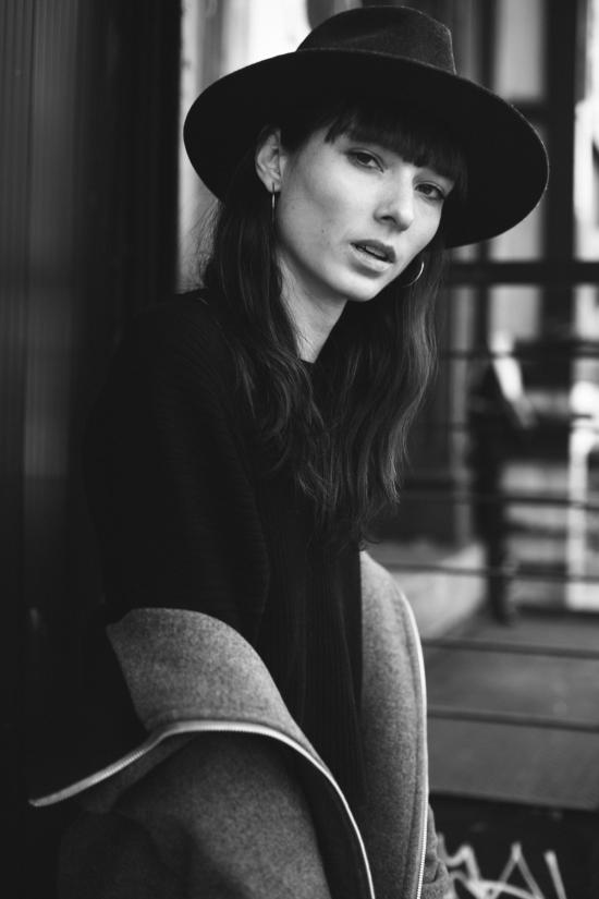  타린 토마스 이어링 제이니 후프스 - TARIN THOMAS