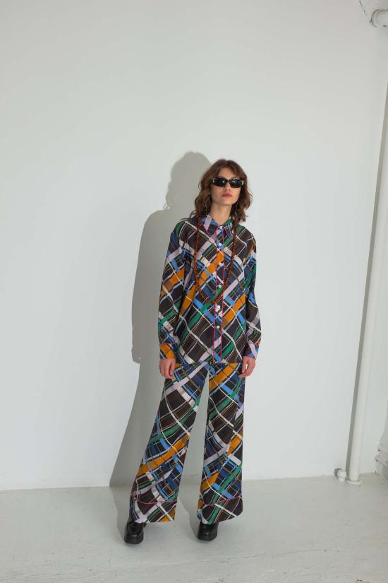  Untitled in Motion 블라우스 무제 인 모션 매니페스트  플래드 - UNTITLED IN MOTION