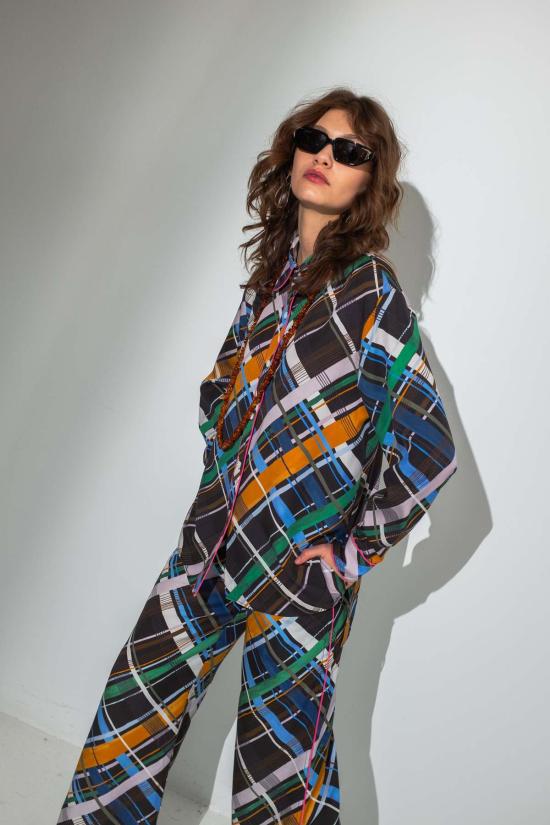  Untitled in Motion 블라우스 무제 인 모션 매니페스트  플래드 - UNTITLED IN MOTION