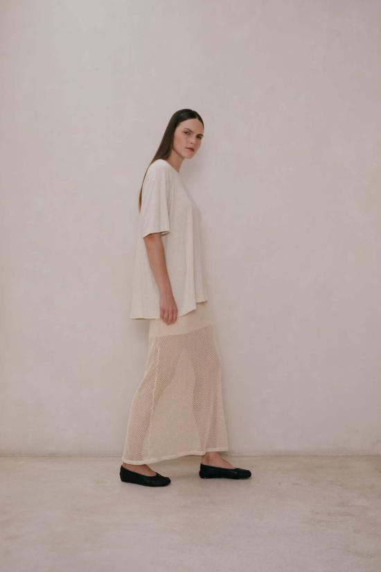  앳 던 롱 스커트 새벽에. 메시  오프 화이트/블랙 - AT DAWN.