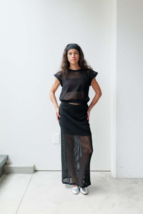  앳 던 롱 스커트 새벽에. 메시  오프 화이트/블랙 - AT DAWN.