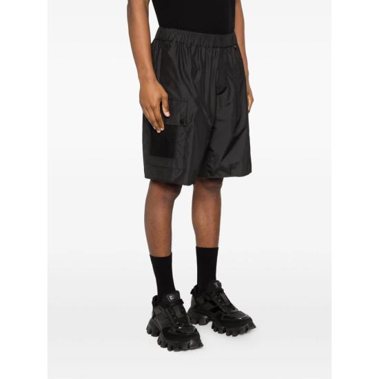 26SS 몽클레어 숏팬츠 598AS 2B000 03 999 BLACK - MONCLER