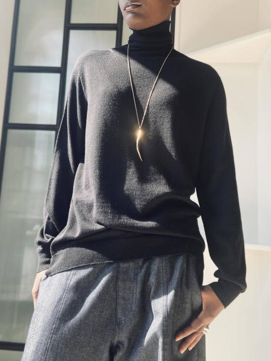  예세이트 터틀넥 예사엣 악숨 메리노  스웨터