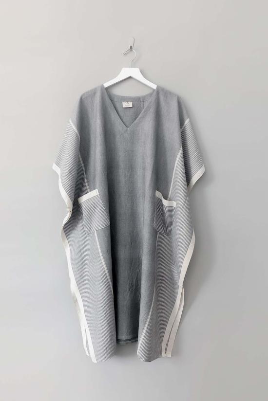  홈 앤 로프트 미디 원피스 홈앤로프트 트라이베카 브이넥 카프탄 그레이 스트라이프 - HOME & LOFT