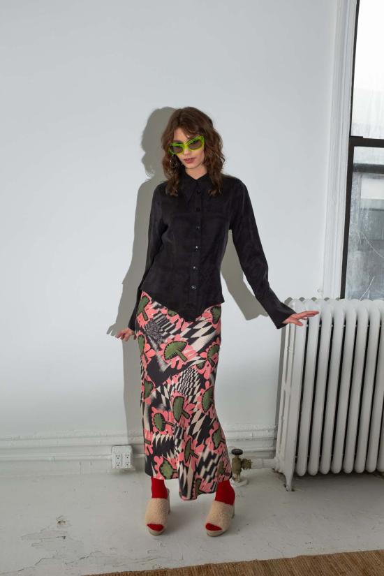  언타이틀드 인 모션 미디 스커트 제목 없음 In Motion Lelaki 스커트 Amanita - UNTITLED IN MOTION