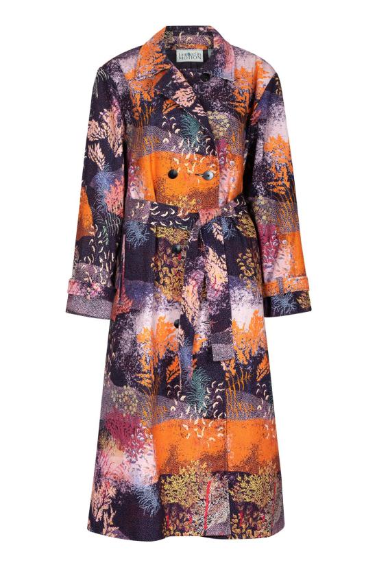  언타이틀드 인 모션 트렌치 코트 제목 없음 움직임 니모니 트렌치 트라문타나