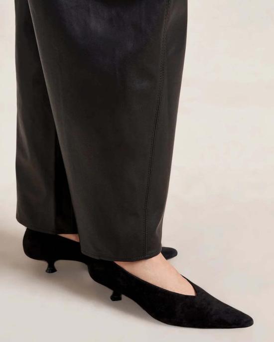  라 리네 스트레이트 팬츠 라 리뉴 레더 배럴 콜비  블랙 - LA LIGNE