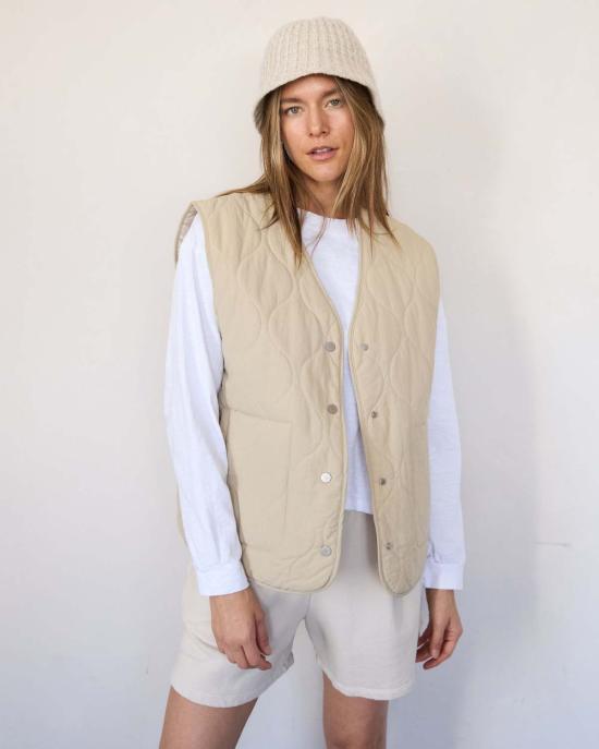  잇이즈웰 LA 베스트 잇이즈웰 L.A. 에센셜 퀼팅  베이지 - IT IS WELL L.A.