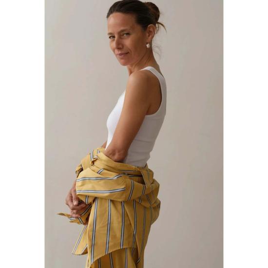  도니 민소매 티셔츠 . 립 스쿠프 탱크 파우더 - DONNI.