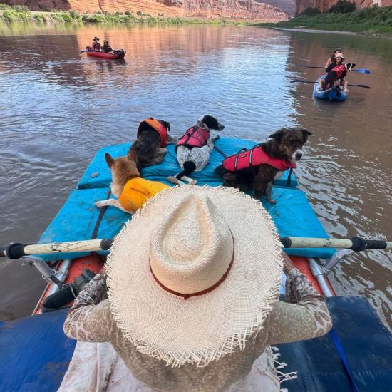  민가 모자 밍가 브리아나 마디아 티키 - MINGA