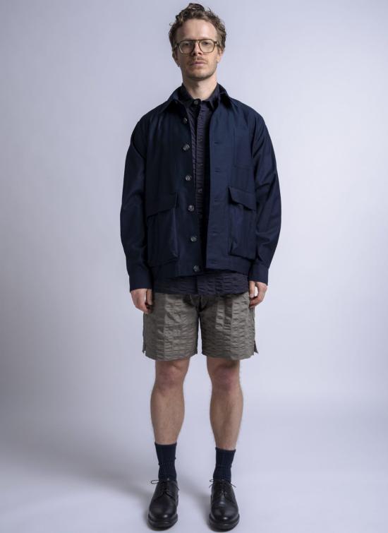  GREI. 자켓 그레이. 텀블드 크레이프 새틴 사진작가 재킷 미드나잇 블루