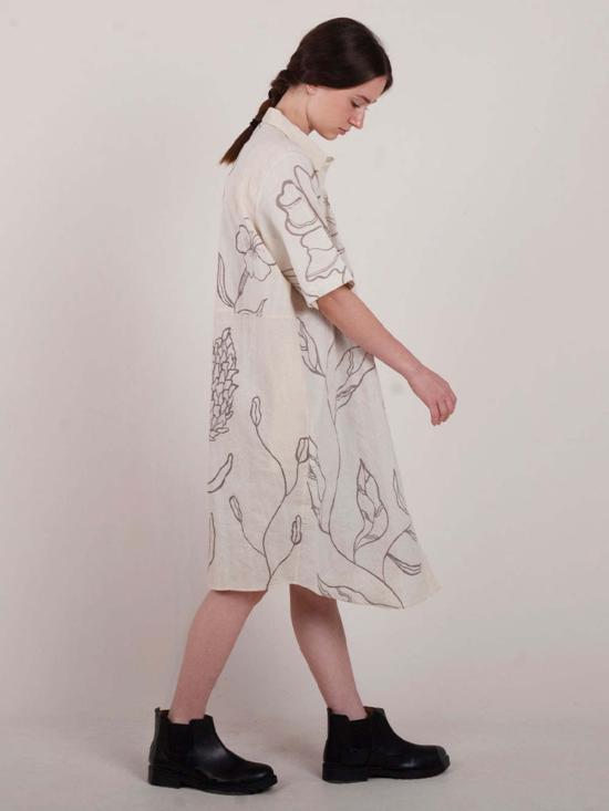  IKKIVI 롱 원피스 이키비 송 오브 버즈 셔츠 드레스 오프 화이트 - IKKIVI