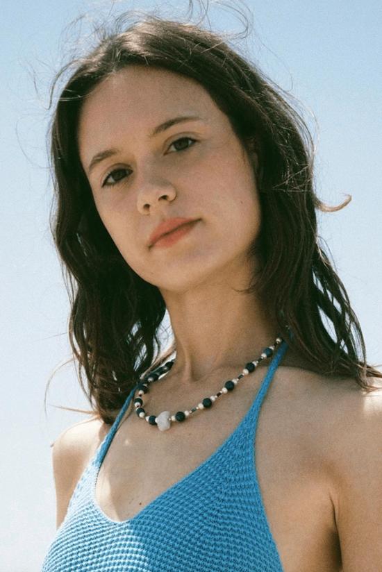  모던 소사이어티 목걸이/팬던트 라피스 라줄리, 아쿠아마린, 진주로 장식된  탈리스만 목걸이