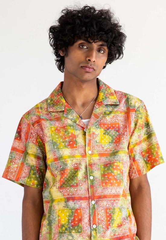  Graphia New York 반팔 셔츠 '데시' 반팔 캠프 칼라 레드 바틱 반다나 프린트 - OTHER BRANDS