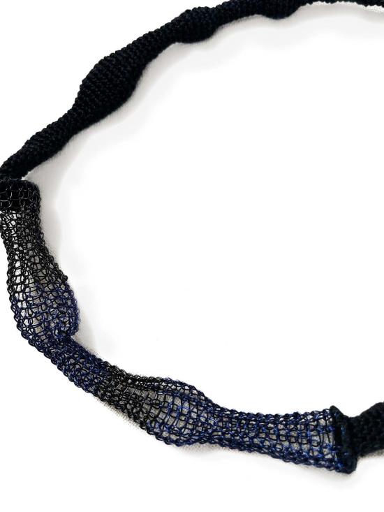  해피 프렌치 갱 목걸이/팬던트 블루 액센트 웨이브 목걸이 (면/금속) - HAPPY FRENCH GANG