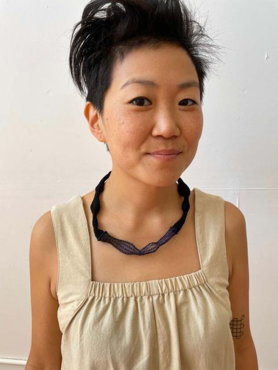  해피 프렌치 갱 목걸이/팬던트 블루 액센트 웨이브 목걸이 (면/금속) - HAPPY FRENCH GANG