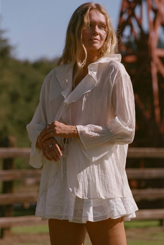  메릿 찰스 블라우스 더 릴리 탑 예약 주문 배송 예정일: 2025년 7월 28일