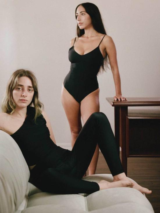  하우스라벨 바디수트 티셔츠 V넥 보디수트 레드코트 - HAUSLABEL