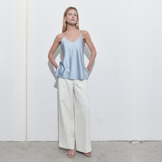  샌드베이지 민소매 티셔츠 샌드 베이지 소피아 슬리브리스 탑 스카이 블루