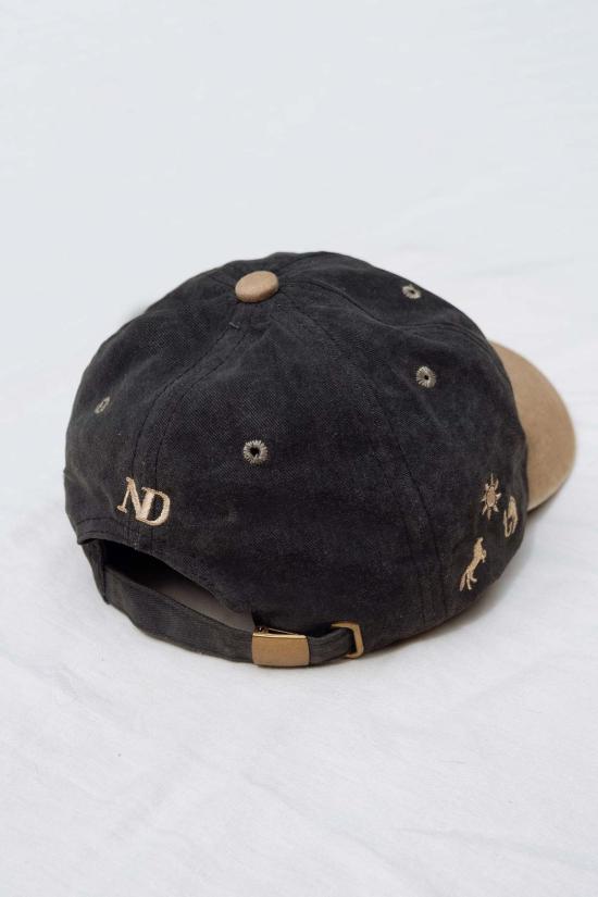  Hand embroidered hat 모자 손으로 자수한 , '로키 산맥의 주말' , '불과 흙'이라는 문구가 새겨진 - OTHER BRANDS