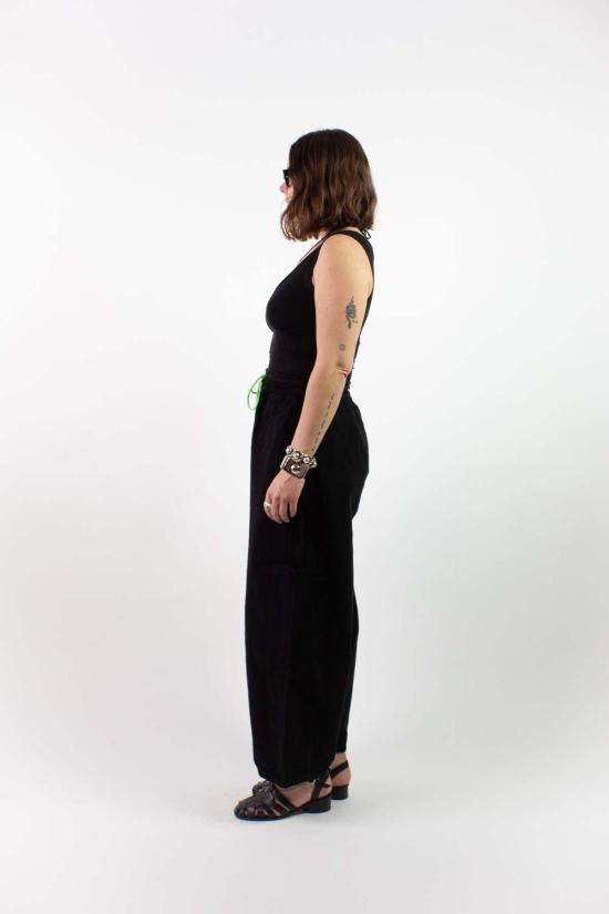  카이 인티메이츠 민소매 티셔츠 리클라인 쉘 슬리브리스 탑 - KYE INTIMATES