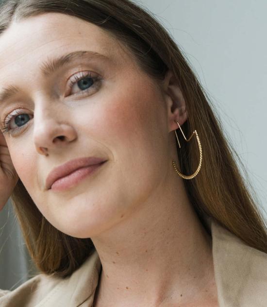  마트르 부미 이어링 바바니 골드 도트 스레더