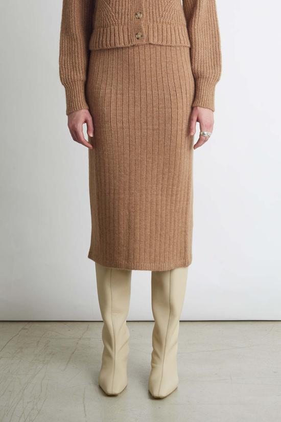  일레븐 식스 미디 스커트 피아 튜브 스커트 카멜