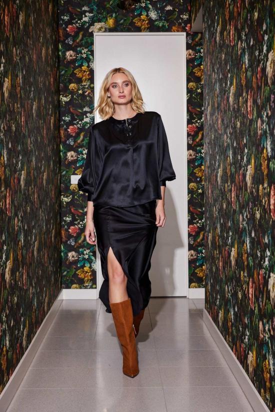  린제이 니콜라스 뉴욕 블라우스 린지 니콜라스 뉴욕 시인  블랙 실크 새틴