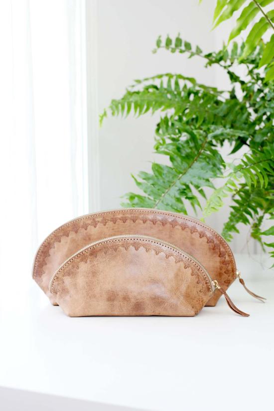  Jubilee Trading Co. 캐리어 주빌리 트레이딩 컴퍼니 블로섬 여행용 파우치 - OTHER BRANDS