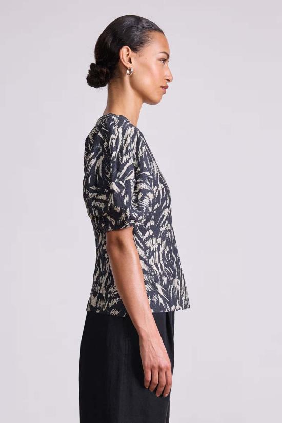  어피스 어파트 블라우스 Apiece Apart 리노 탑 추상 애니멀 미드나잇 - APIECE APART