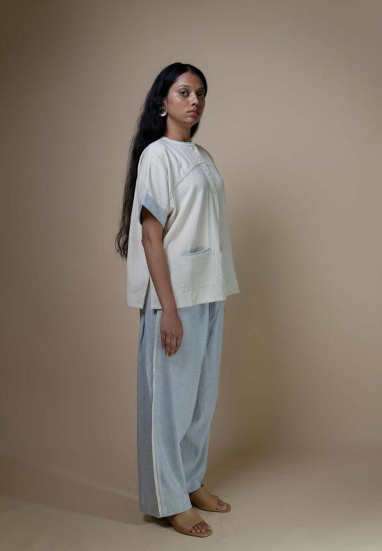  IKKIVI 셔츠 이키비 메도우즈 유니섹스 요크 디테일 셔츠 오프 화이트 - IKKIVI