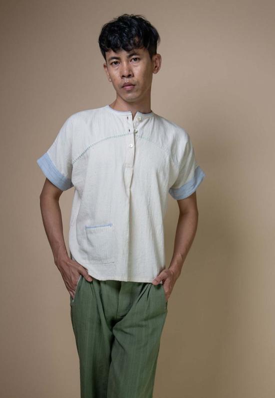  IKKIVI 셔츠 이키비 메도우즈 유니섹스 요크 디테일 셔츠 오프 화이트