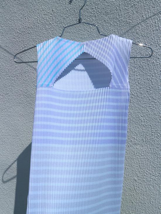  Kitty Joseph 민소매 티셔츠 키티 조셉 파스텔 플리츠 컷아웃 탑 파스텔 - OTHER BRANDS