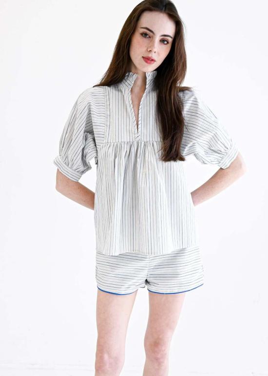  네버 어 월플라워 블라우스 하이넥 탑 블루 스트라이프