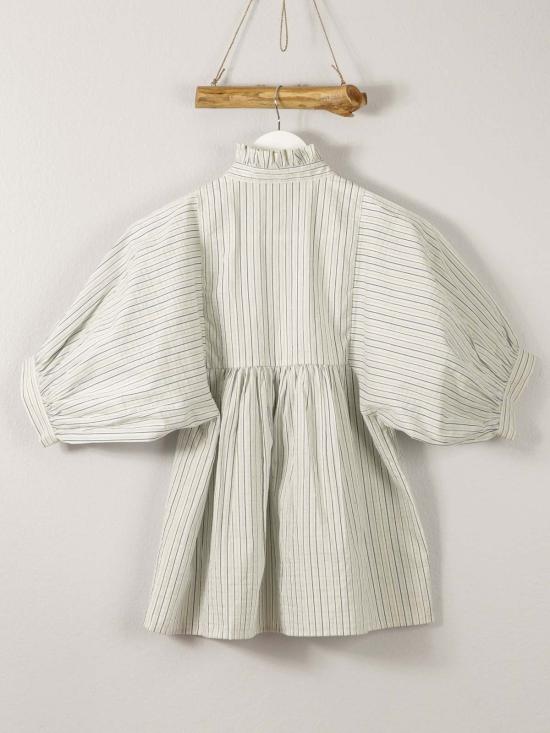  네버 어 월플라워 블라우스 하이넥 탑 블루 스트라이프 - NEVER A WALLFLOWER