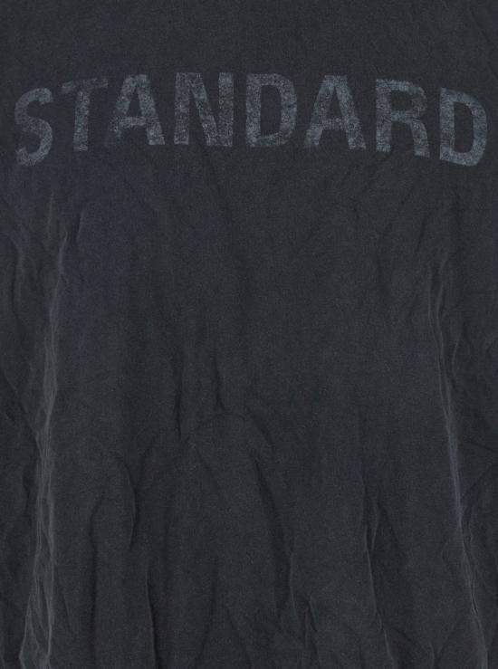  발렌시아가 반팔 티셔츠 크루넥 티셔츠 (앞면에 로고 프린트, 블랙) - BALENCIAGA