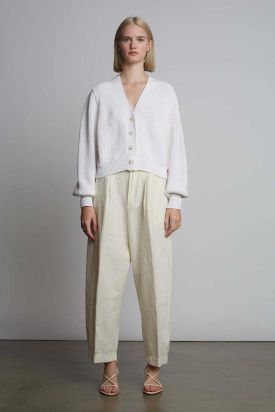  일레븐 식스 가디건 이슬라 카르디