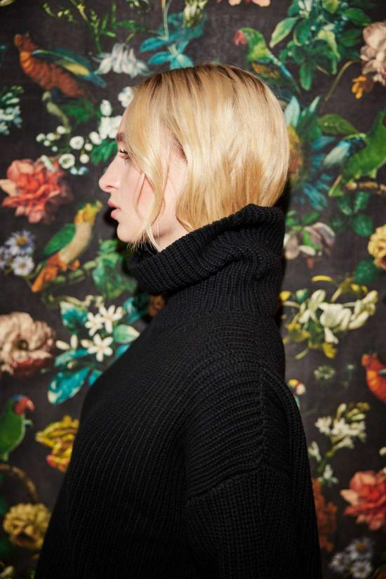  린제이 니콜라스 뉴욕 터틀넥 린지 니콜라스 뉴욕 텍스처드 - LINDSAY NICHOLAS NEW YORK