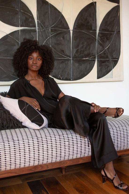  에리카 타노브 크롭 팬츠 Erica Tanov Jules 실크 샤르뫼즈 팬츠 블랙 - ERICA TANOV